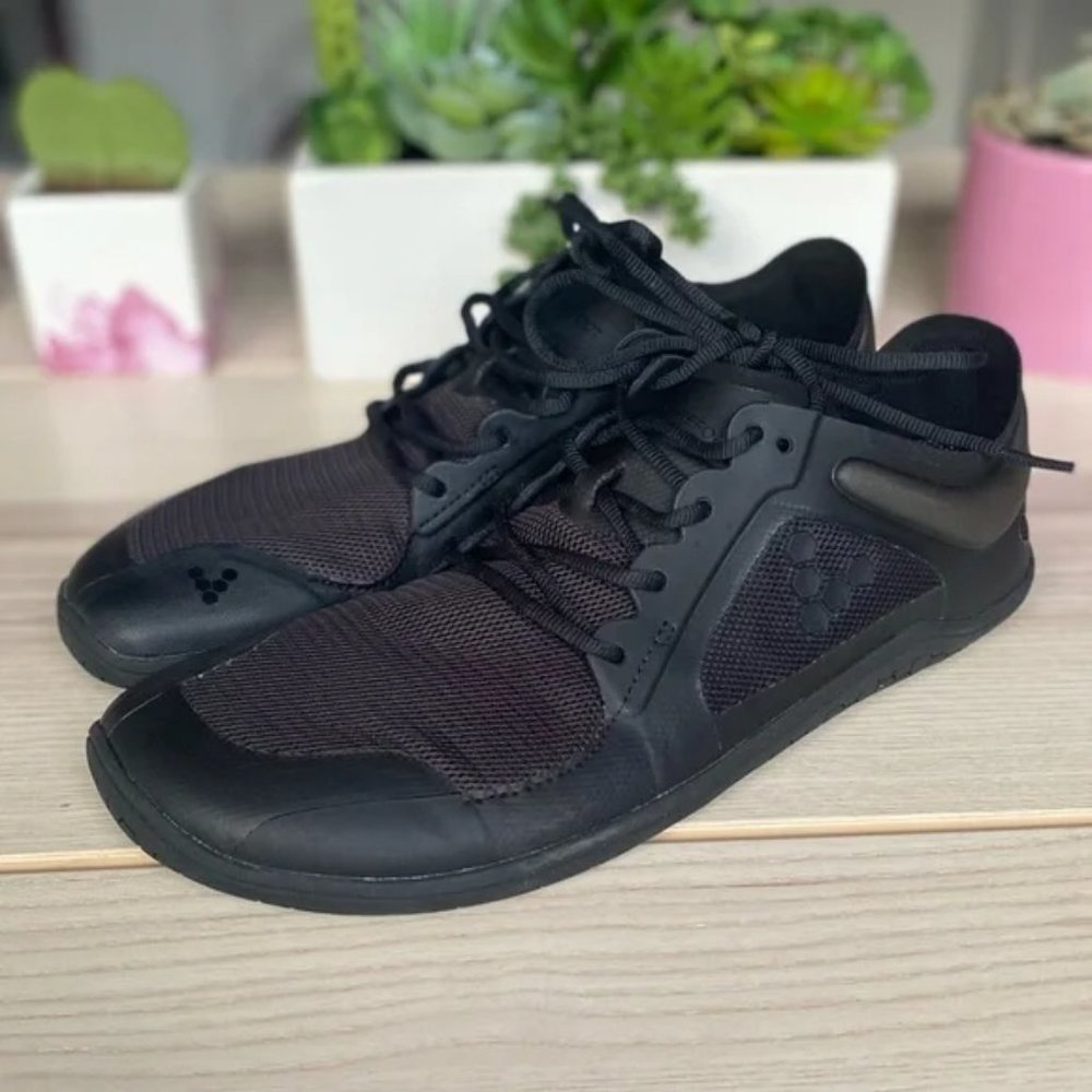 EU42 Vivobarefoot shoes black BRAND NEW